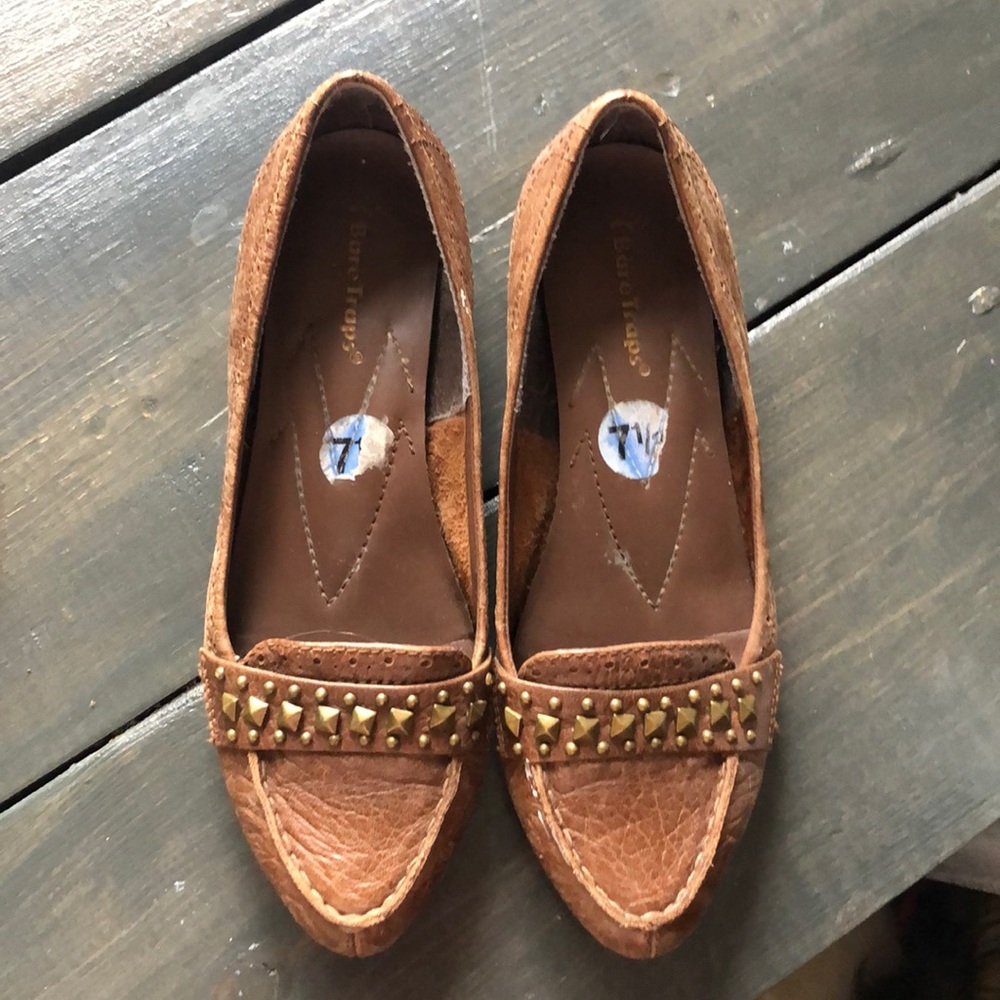Baretraps brown flats leather